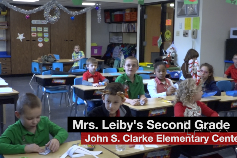 Elementary school celebrates Christmas with spirit