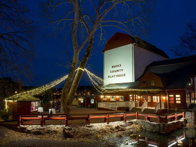 A+photo+of+the+Bucks+County+Playhouse+at+night.+Photo+courtesy+of+http%3A%2F%2Fwww.visitbuckscounty.com%2Flisting%2Fbucks-county-playhouse%2F1726%2F