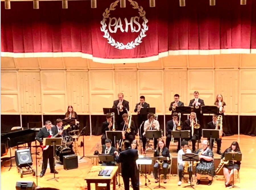 Stage+Band+is+performing+at+their+spring+concert.+They+provided+music+for+the+community+to+enjoy.+Senior+Olivia+Tokonitz+said%2C%E2%80%9DI+love+entertaining+people+with+different+styles+of+music.%E2%80%9D